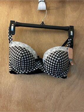 Affinitas Black and White Lace Trim Bra